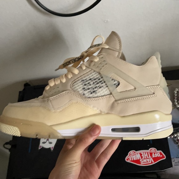Offwhite jordan 4s - Picture 4 of 4